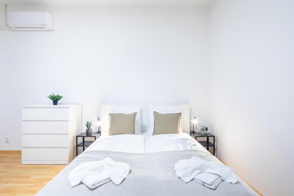 Very Central Convenient Flat Budapest Ngoại thất bức ảnh