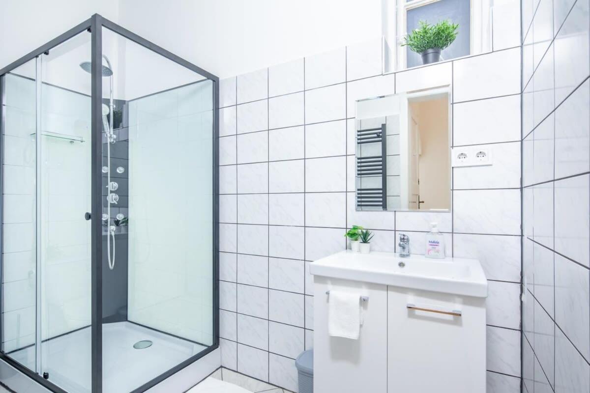 Very Central Convenient Flat Budapest Ngoại thất bức ảnh