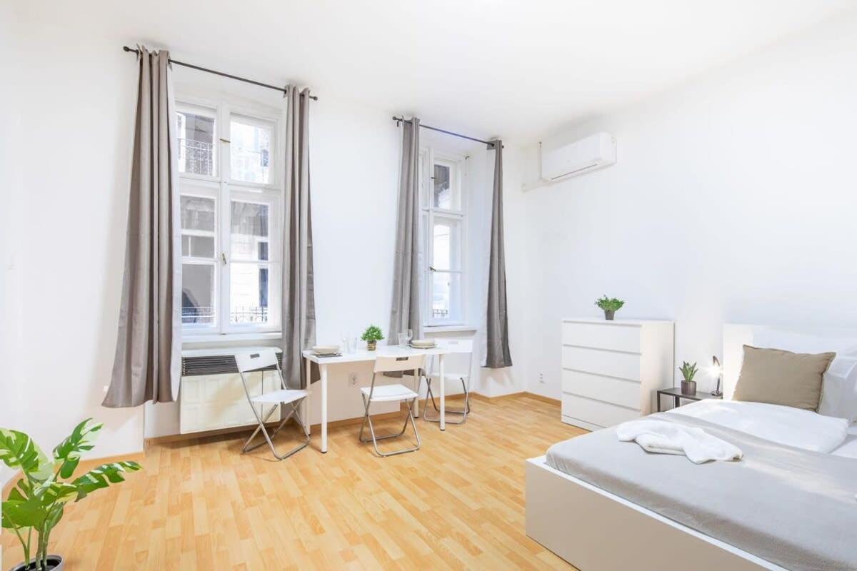 Very Central Convenient Flat Budapest Ngoại thất bức ảnh