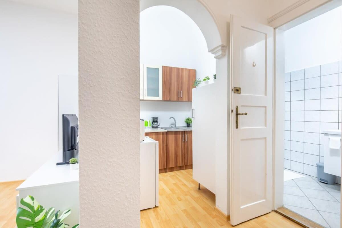 Very Central Convenient Flat Budapest Ngoại thất bức ảnh