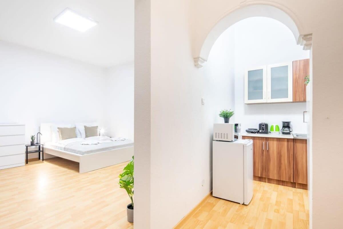Very Central Convenient Flat Budapest Ngoại thất bức ảnh