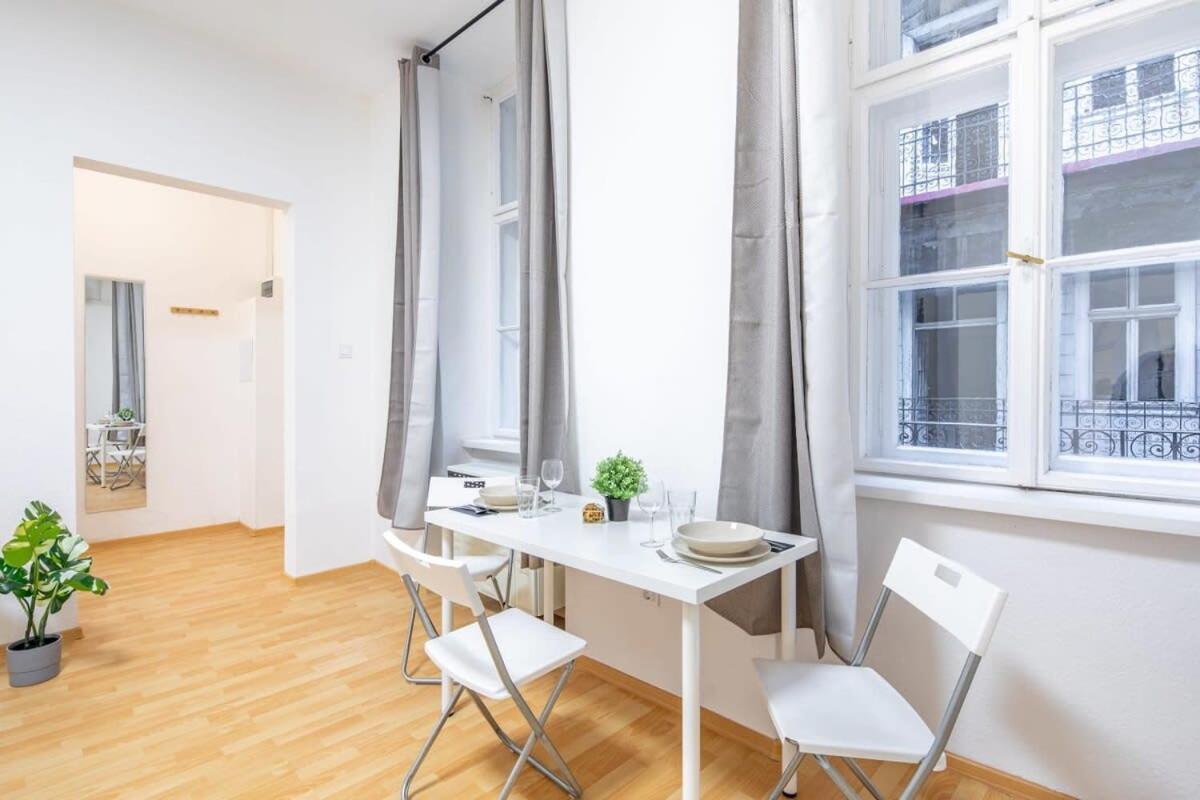 Very Central Convenient Flat Budapest Ngoại thất bức ảnh